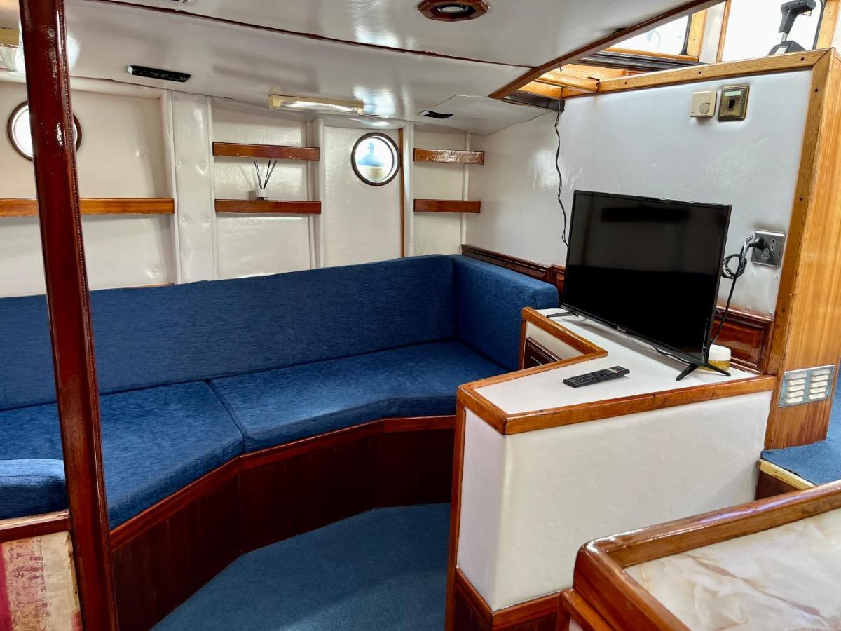 Отель Salidas En Barco Премия-де-Мар Экстерьер фото